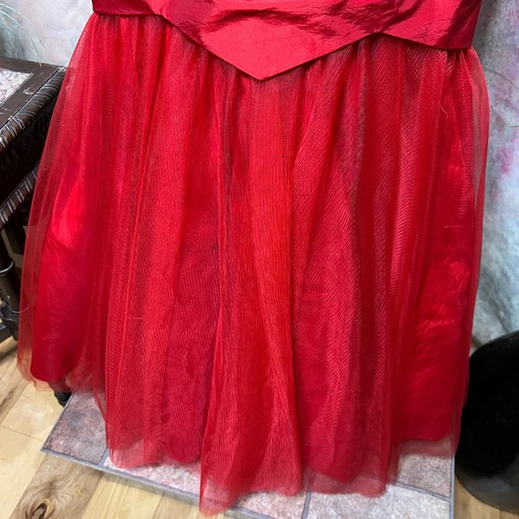📌Rich's Apperel Lady in Red Eye-Catching Prom - Formal - Ball Gown - Picture 5 of 16